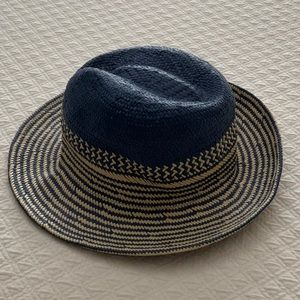 Nordstrom “Blue Combo” new with tags women’s straw hat size L/ XL